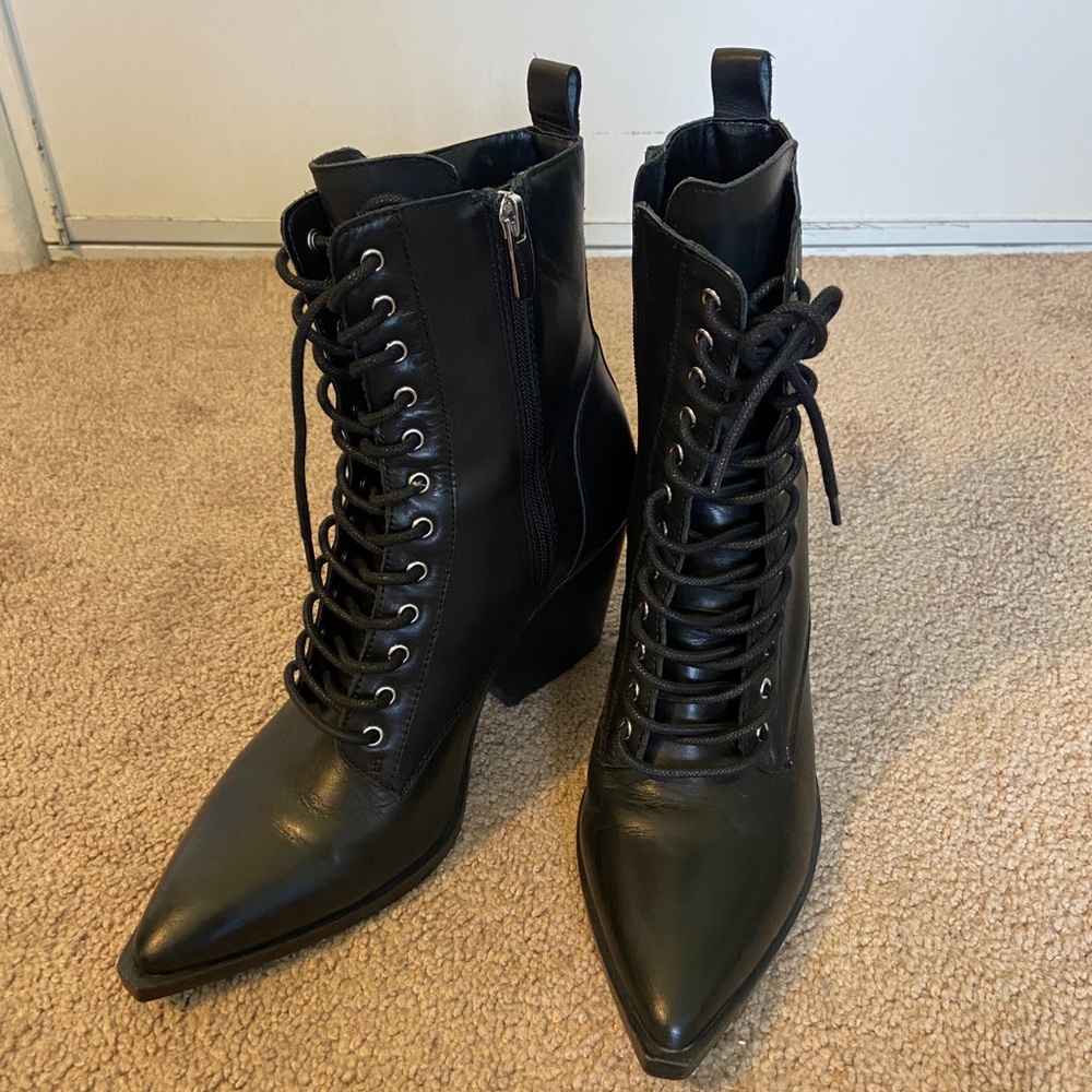 New Steve Madden Leather boots